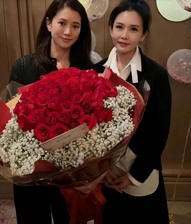看了9位女星的近照生图，“科技脸”和自然衰老的区别出来了