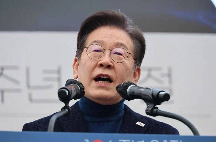 没想到李在明这么硬气！没说中方一句坏话，美国一怒之下出重手