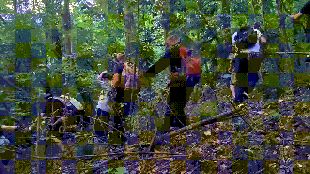 太危险！36人登山，30人迷失深山！